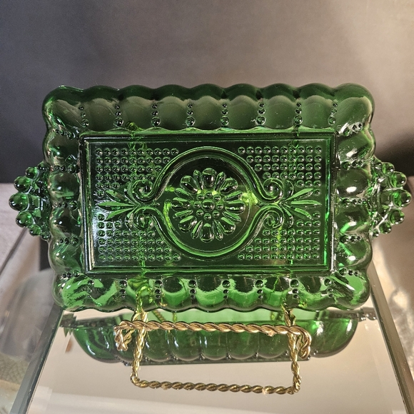 Vintage ANCHOR HOCKING Forest Green Glass Tray / Relish / Snack Dish 8.5"L - Picture 1 of 9